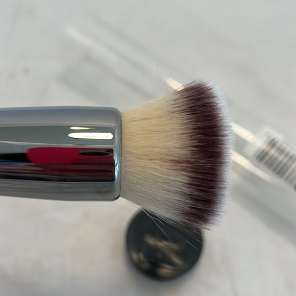 IT Cosmetics by Jamie Kern Contour brush - Picture 7 of 7